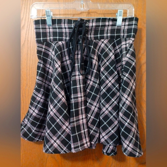 SHEIN Dresses & Skirts - NWOT high waisted tartan print mini skirt